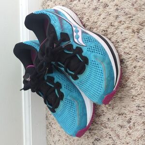 Saucony Omni 20 running shoes Women's size 9